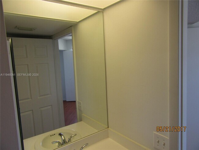 Building Photo - 2506 SE 19th Pl