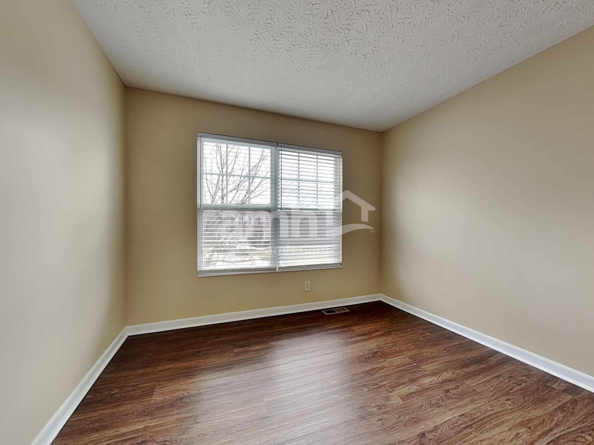 Building Photo - 10735 Chinkapin Cir