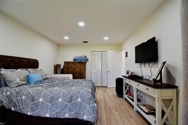 Building Photo - 7917 La Mirada Dr