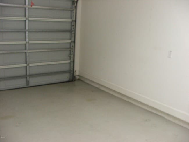 Building Photo - 7957 Evelyn Ct