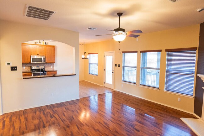 Building Photo - 404 Grisham Dr