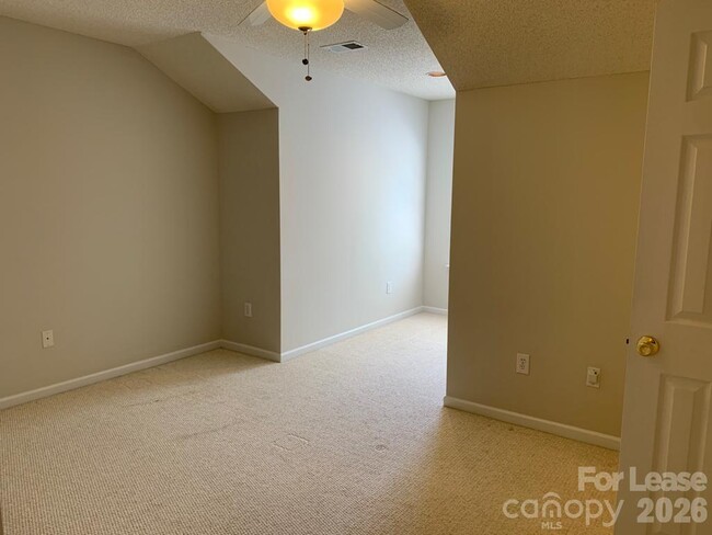 Building Photo - 9731 Elizabeth Townes Ln