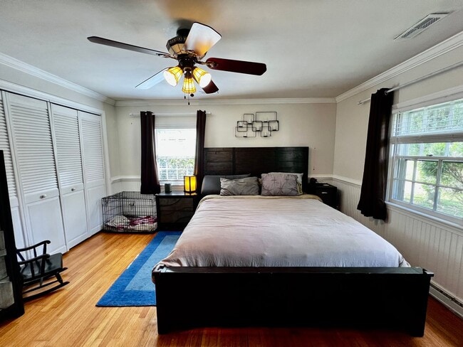 Building Photo - Love Where You Live in Lake Shores!