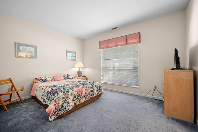 Building Photo - Gated Community of Prestwick