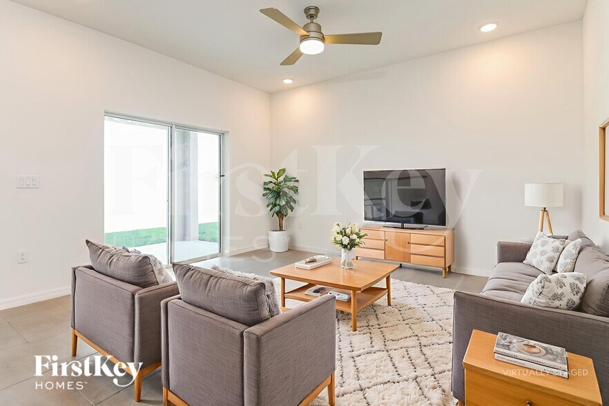 Building Photo - 1232 Spokane Pt