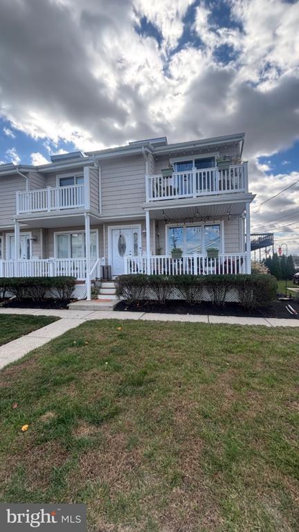 Building Photo - 4000 Bayshore Ave