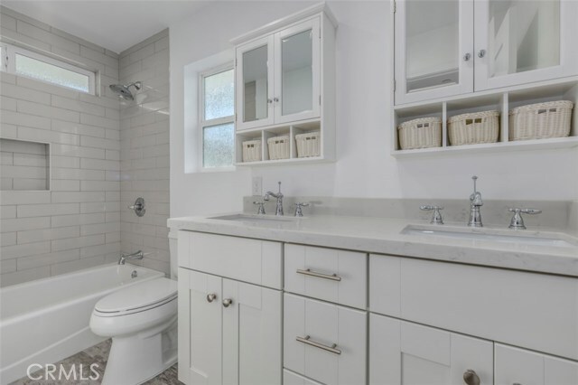 Building Photo - 544 S Clementine St