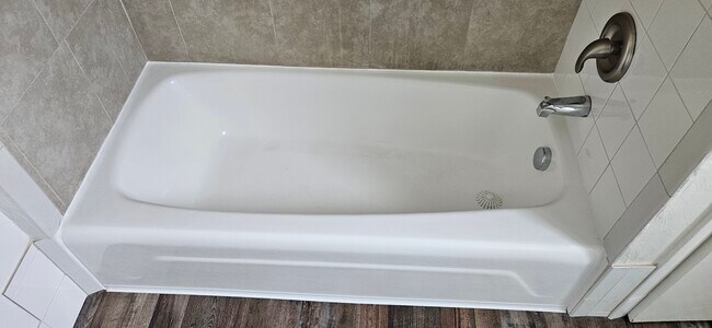 Building Photo - 2221 Cooper Ave