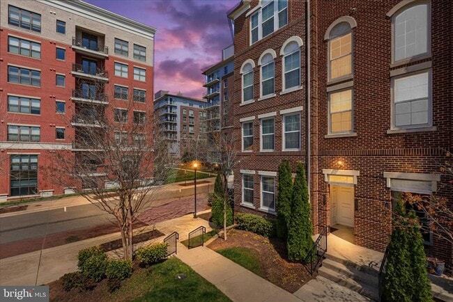 Building Photo - 2932 Finsbury Pl