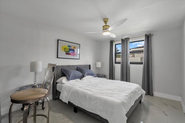 Building Photo - 3-Bedroom Punta Gorda Retreat with Marble Finishes & Stylish Furnishings!"