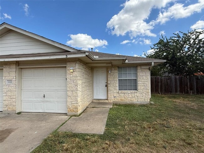 Primary Photo - 2221 Creekside Ln