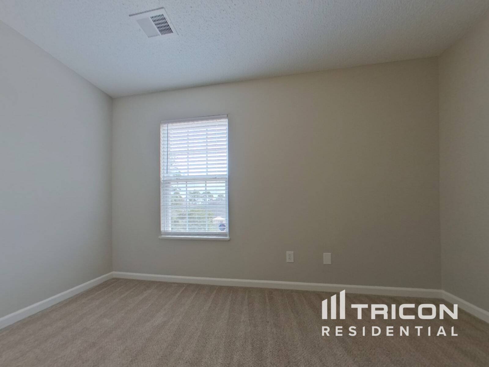 Building Photo - 661 Thornhill Dr