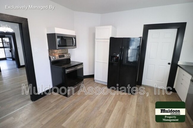 Building Photo - 1037 Pine St