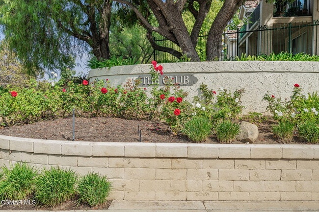 Building Photo - 264 Ridgeton Ln