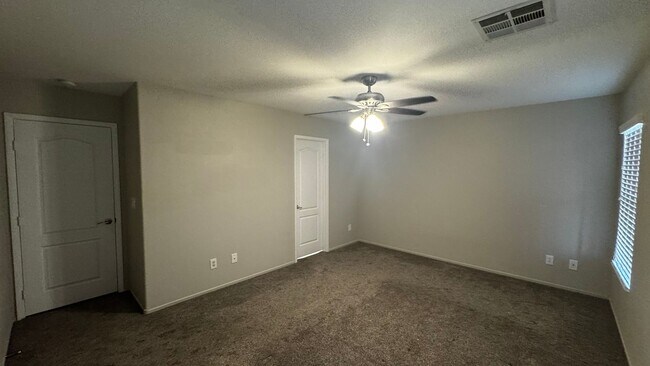 Building Photo - SW Single Story ONLY $1998