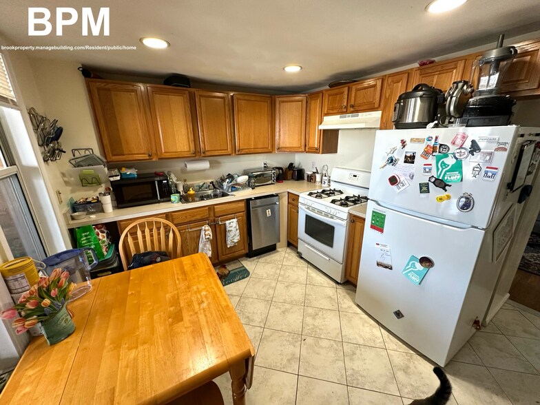 Primary Photo - 116 White St
