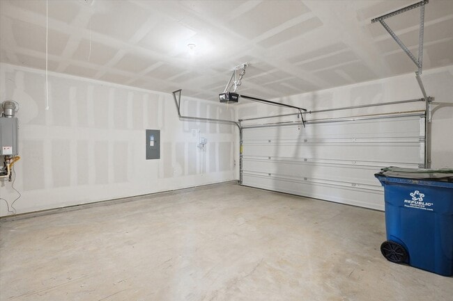 Building Photo - 2521 Wayne Ave