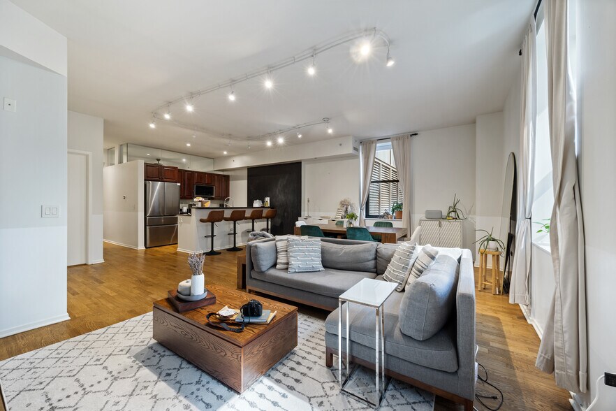 Building Photo - 310 S Michigan Ave