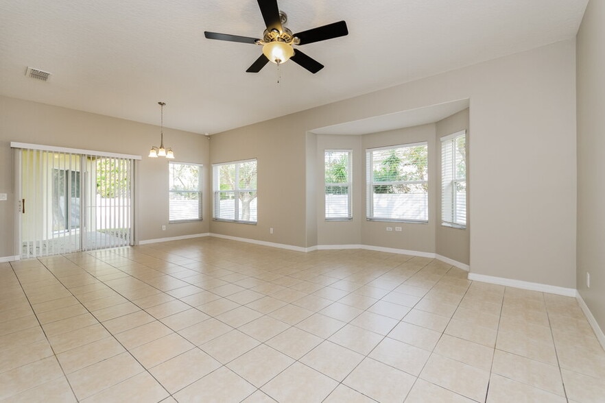 Building Photo - 15321 Sandy Hook Ln