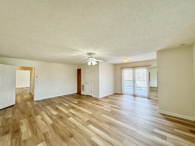 Building Photo - 201 Seminole Cir