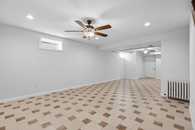Building Photo - 142 Wolcott St