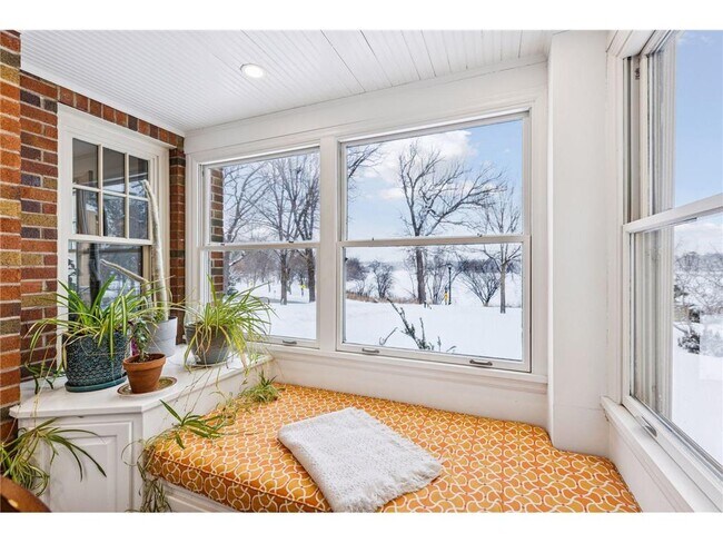 Building Photo - 1197 W Como Blvd