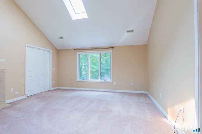 Building Photo - 32 Horseshoe Ridge Rd