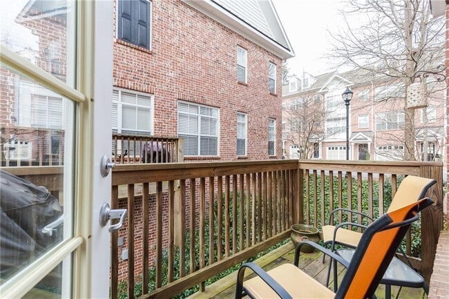 Building Photo - 1155 Glenridge Pl NE