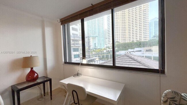 Building Photo - 540 Brickell Key Dr