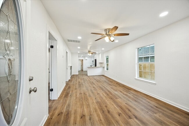 Building Photo - 1803 Simpson St