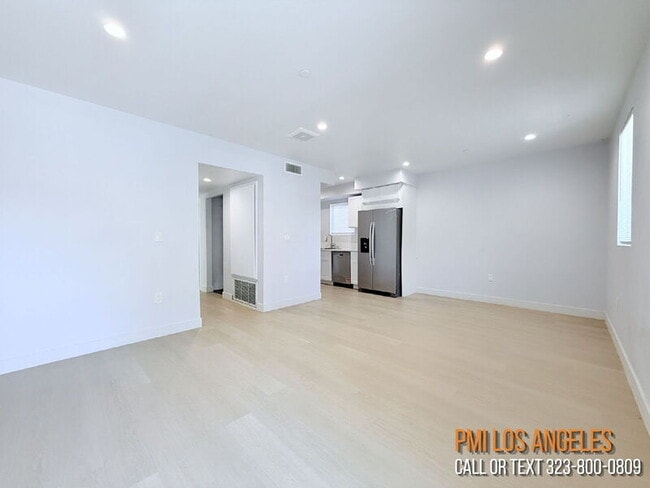 Building Photo - 206 E 87th St