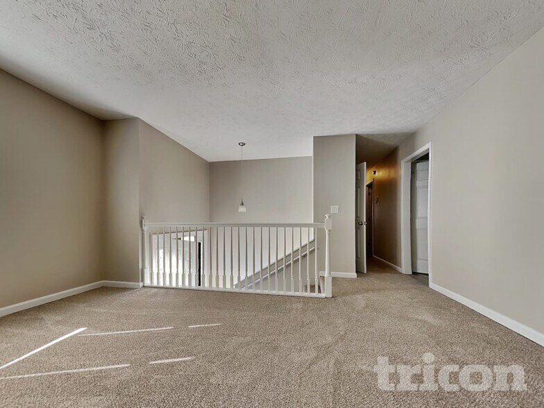 Building Photo - 2236 Windsor Dr SW