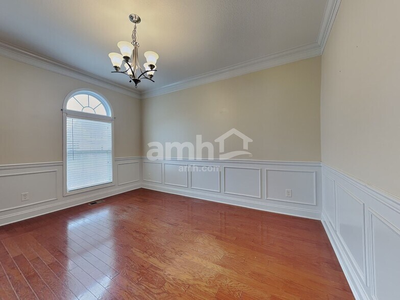 Building Photo - 4712 Dawn Oaks Ln