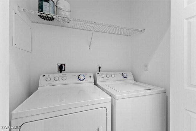 Building Photo - 8531 Violeta St