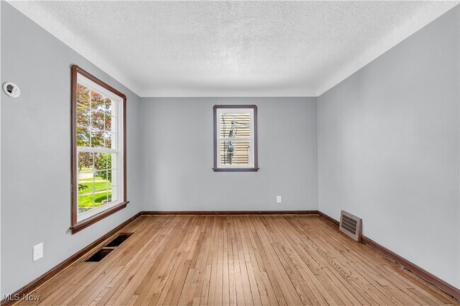 Building Photo - 5807 Orchard Ave
