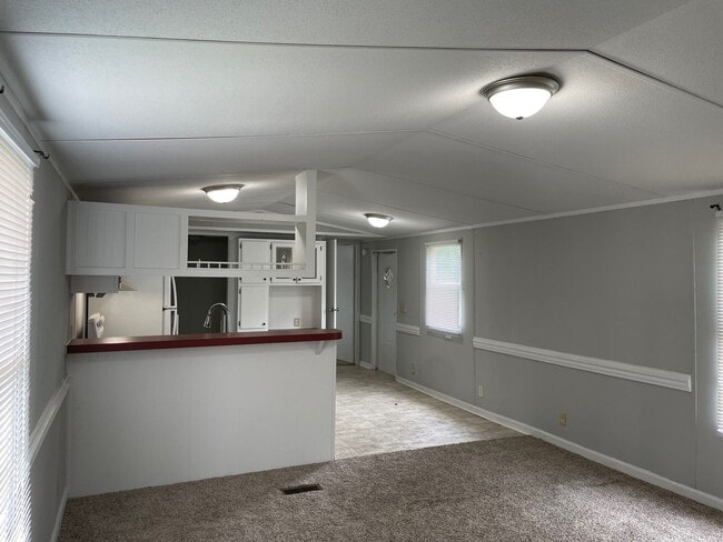 Building Photo - 3 bed 2 bath singlewide