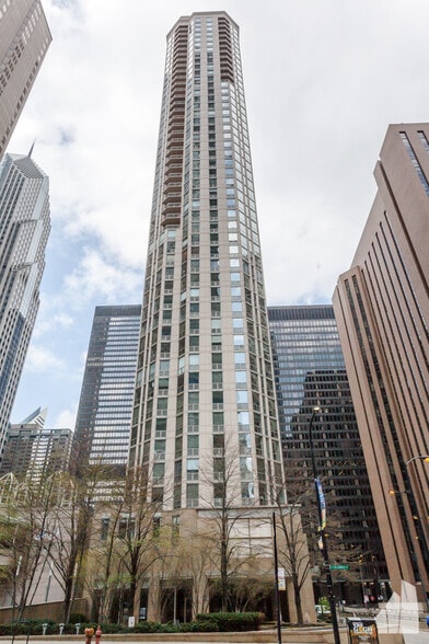 Building Photo - 222 N Columbus Dr