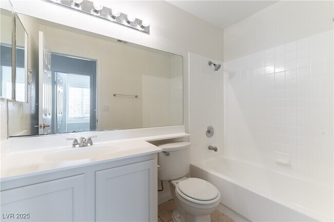 Building Photo - 3804 Banana Ct