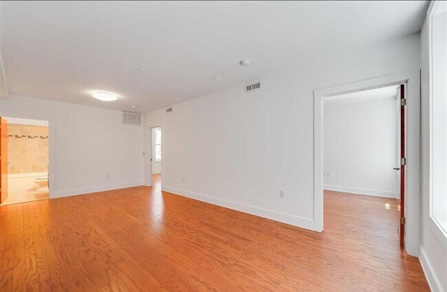 Building Photo - 66 MORRIS St