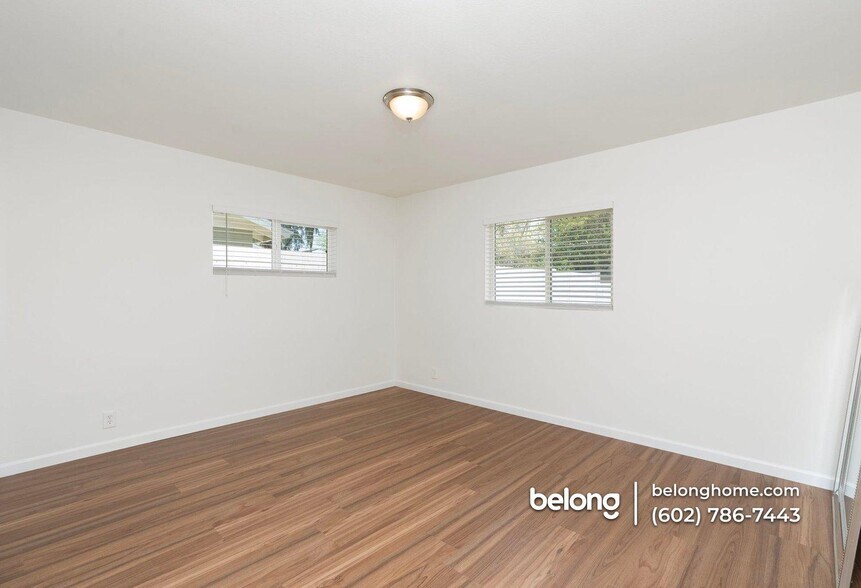 Building Photo - 3313 N 43rd Pl