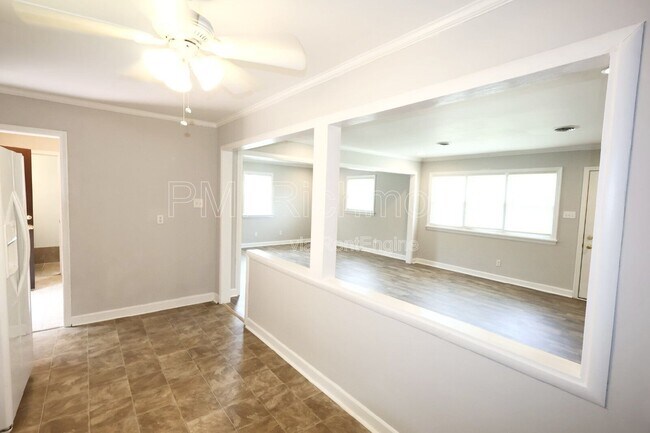 Building Photo - 5601 Eunice Dr