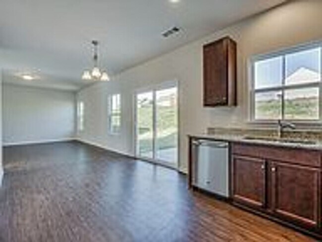 Building Photo - 1 MONTH FREE! PET FRIENDLY 4BR w/ Large Fenced Yard – Williamson Co Schools