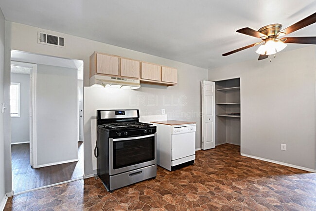 Building Photo - 8602 Gary Wy