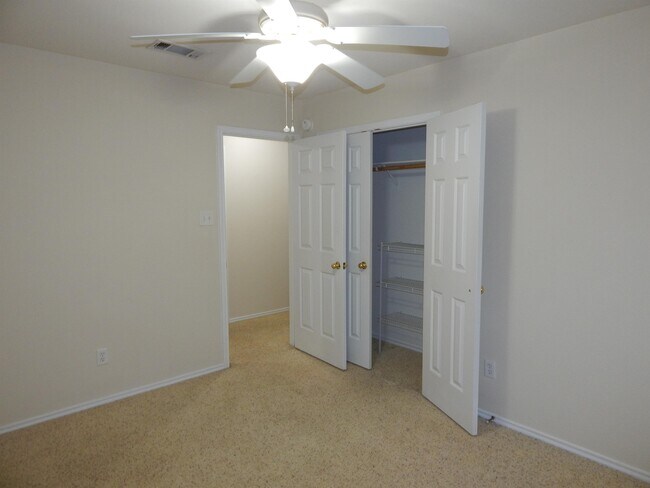 Building Photo - 2041 Rain Dance Loop
