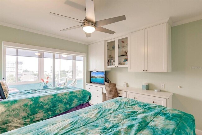 Building Photo - 1200 E Peppertree Ln