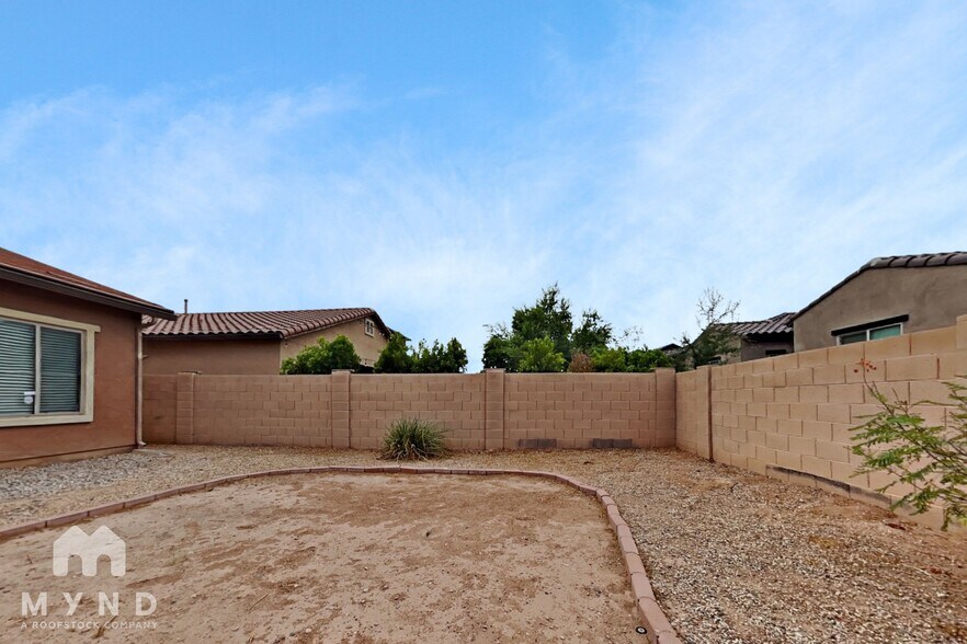 Building Photo - 9928 W Marguerite Ave