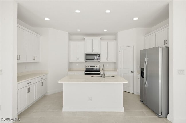 Building Photo - 16849 Castoro Dr