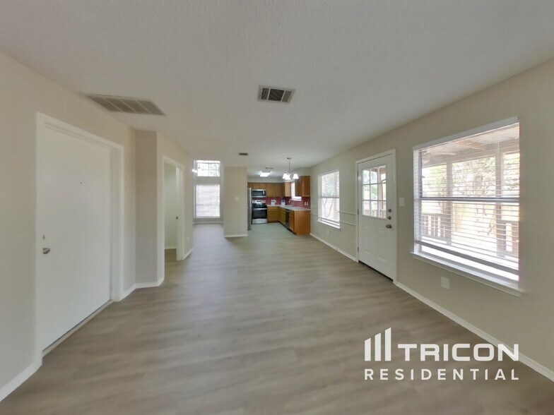 Building Photo - 1806 Aster Pass