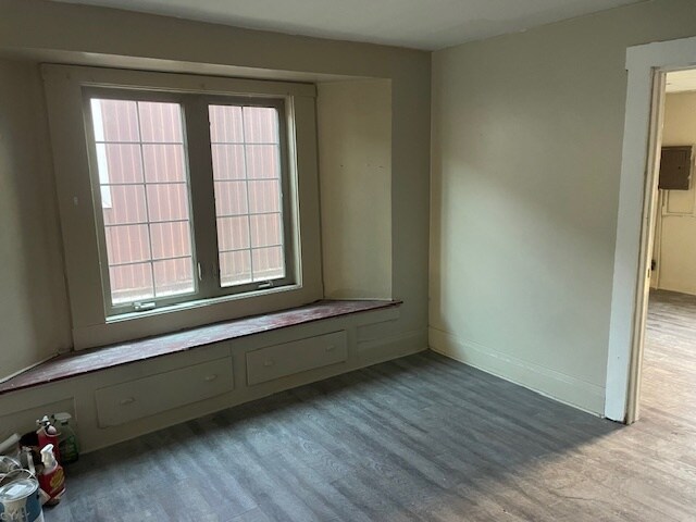 Building Photo - 108 Miller St