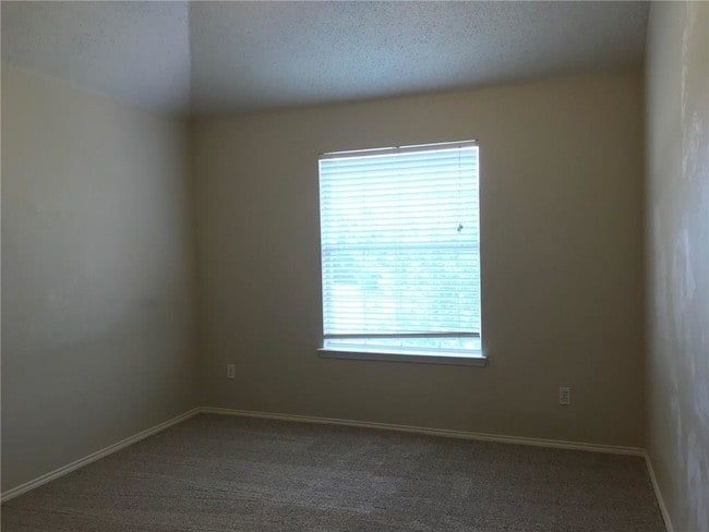 Building Photo - 1418 Summerplace Dr